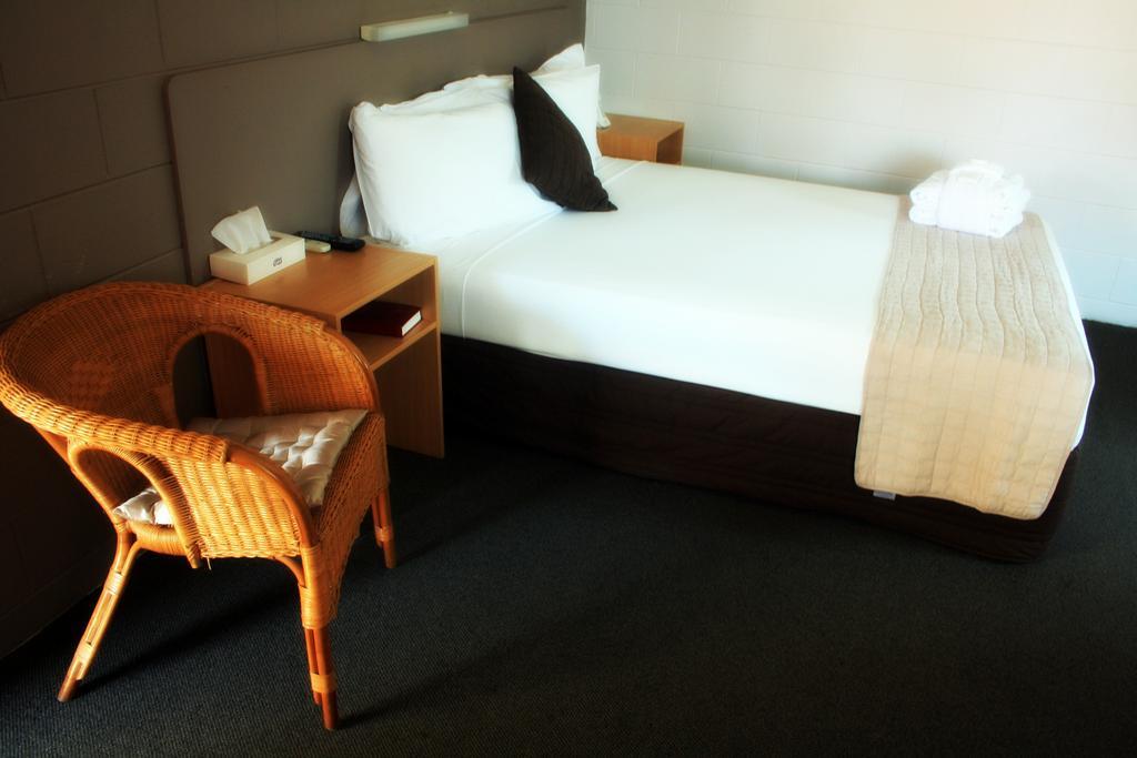 Castle Crest Motel Townsville Extérieur photo