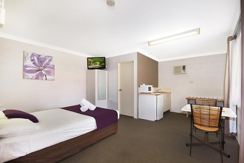 Castle Crest Motel Townsville Extérieur photo