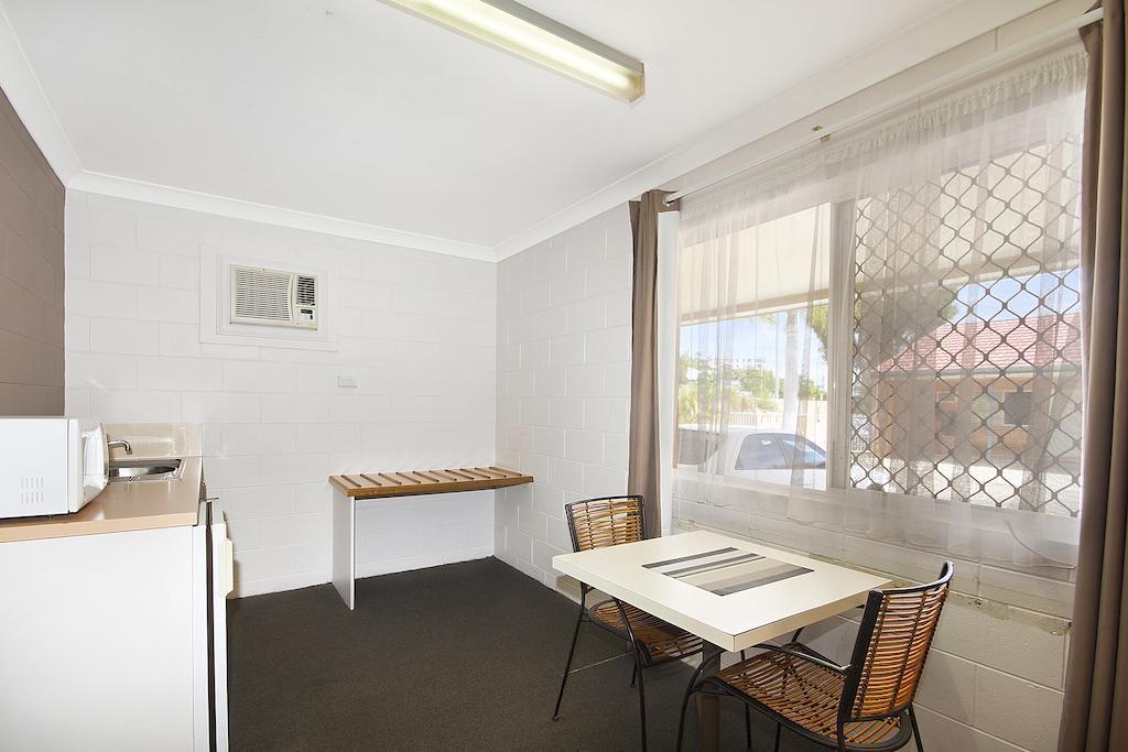 Castle Crest Motel Townsville Extérieur photo