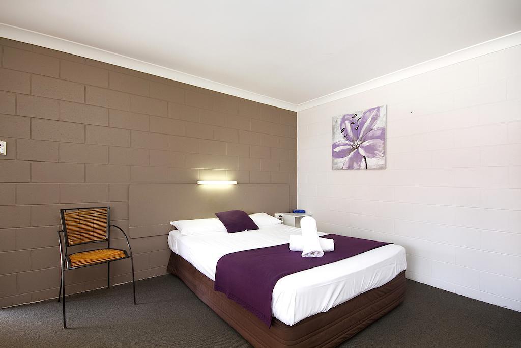 Castle Crest Motel Townsville Extérieur photo