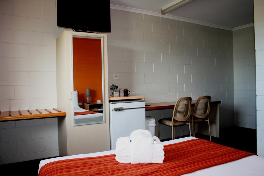Castle Crest Motel Townsville Extérieur photo