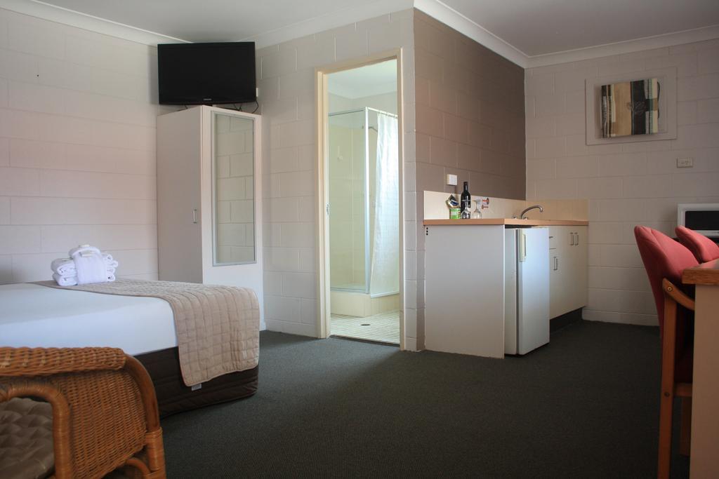 Castle Crest Motel Townsville Extérieur photo